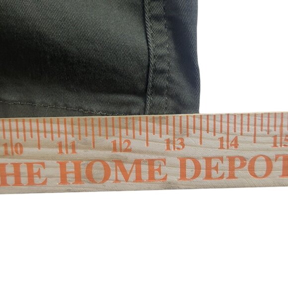 Signature Gold Levi Strauss Olive Green Cargo Shorts Mens 46 Hits At The Knee - Picture 4 of 16